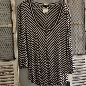 Striped Blouse Scooped Neckline eElastic Bottom L